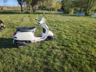 Vespa 125 LX Blanca y Negra con ITV