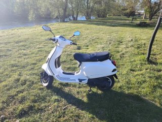 Vespa 125 LX Blanca y Negra con ITV