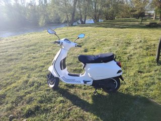 Vespa 125 LX Blanca y Negra con ITV