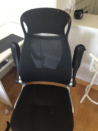 Silla de oficina ergonómica negra