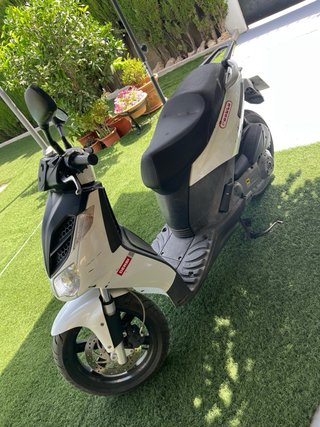 Derbi Rambla 125cc Blanca y Negra