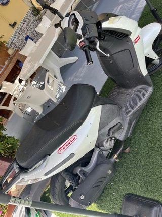 Derbi Rambla 125cc Blanca y Negra