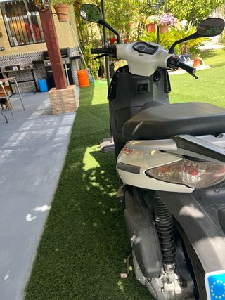 Derbi Rambla 125cc Blanca y Negra