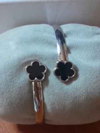 Braccial fiore nero e argento