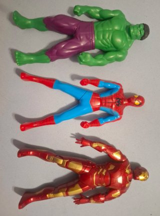 Muñecos Marvel: Hulk, Spiderman, Iron Man