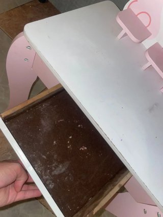 Tocador infantil rosa y blanco