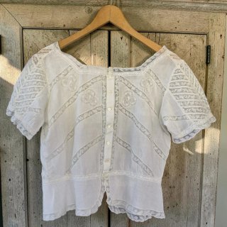 Blusa Eduardina algodón batista  Encaje Valenienne