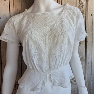Blusa Eduardina algodón batista  Encaje Valenienne