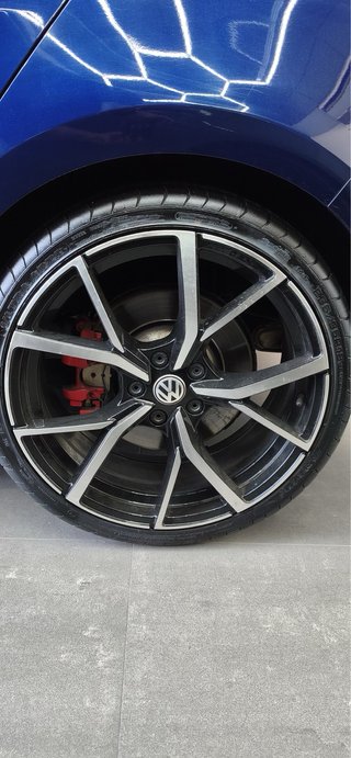 Volkswagen Golf GTI 7.5