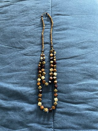 Collana in legno cubetti
