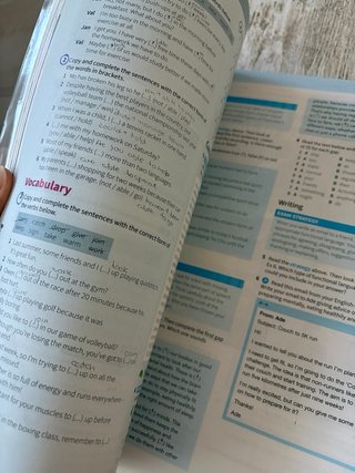 Life Vision Intermediate Student Book (Spain)