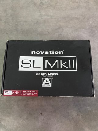 Teclado controlador Novation 25SL MKII