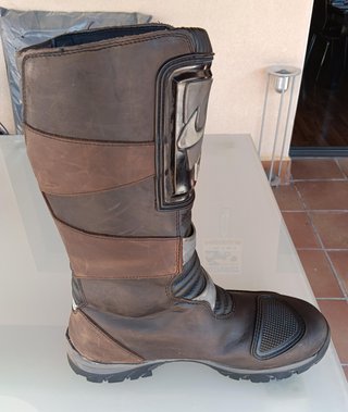 BOTA MOTO HOMBRE "FORMA ADVENTURE" T-49
