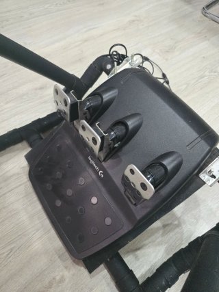 Cockpit + Volante Logitech G920