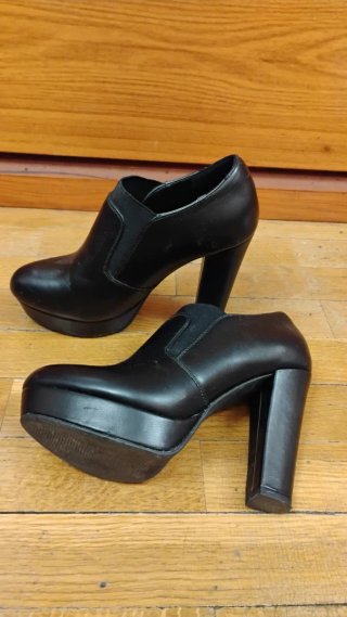 Zapatos de tacón negros