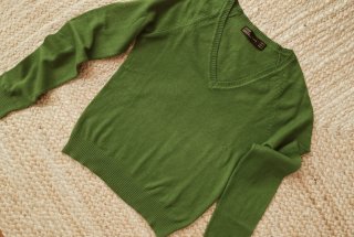 Jersey verde de Zara con cuello pico
