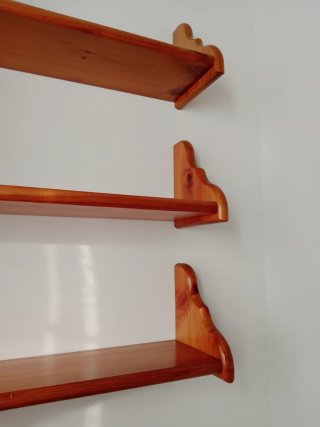 Estanterías de madera maciza