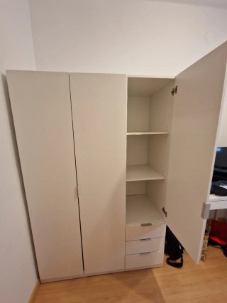 Armario modular beige y blanco