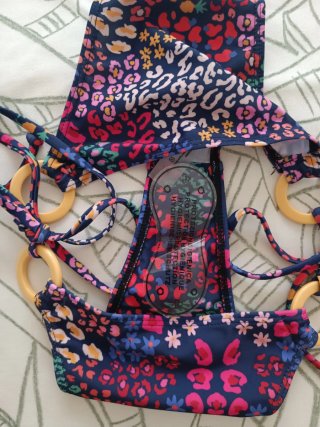 Bikini estampado colorido nuevo sin estrenar T. M