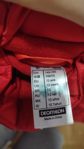 Traje de esquí rojo para niño