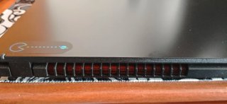 Acer Nitro V 15-RTX 4060 (8GB)-Ryzen 7-32GB RAM