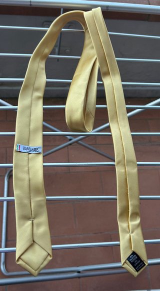 Cravatta oro