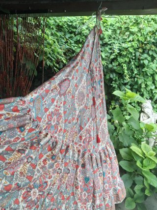 Vestido boho multicolor con volantes