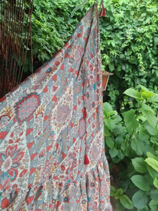 Vestido boho multicolor con volantes