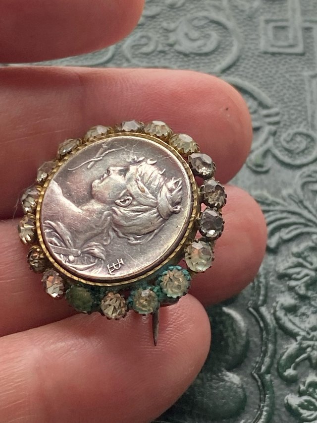 Precioso broche antiguo con brillantes circa 1900s