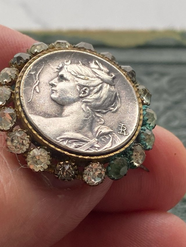 Precioso broche antiguo con brillantes circa 1900s