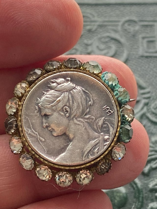 Precioso broche antiguo con brillantes circa 1900s