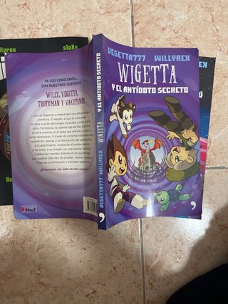 Se vende 3 libros de vegetta 777