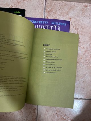 Se vende 3 libros de vegetta 777
