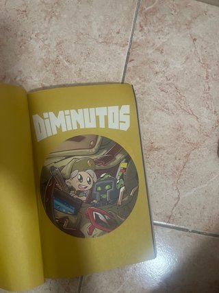 Se vende 3 libros de vegetta 777