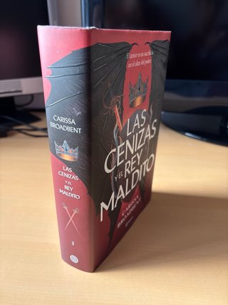 Las cenizas y el rey maldito (Edición Deluxe)