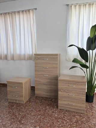 Cómoda de 3 cajones y mesita de noche