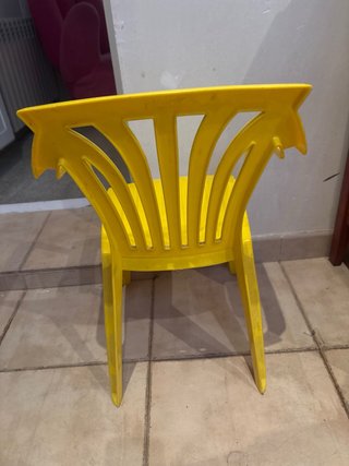 Sillas infantiles de plástico azul