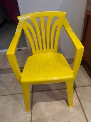 Sillas infantiles de plástico azul