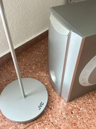 Lote Altavoces JVC 2.1 con Soportes de Pie + subwo