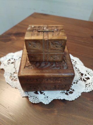 Coppia Scatole Legno Intagliate
