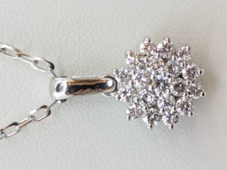 Cadena y colgante oro 18k blanco diamantes
