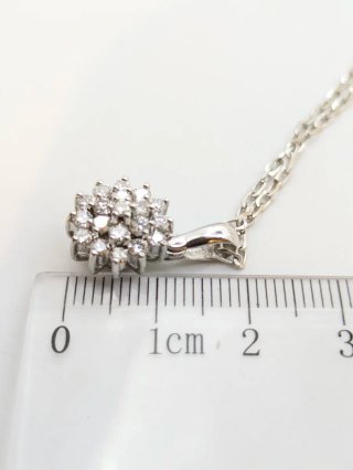 Cadena y colgante oro 18k blanco diamantes