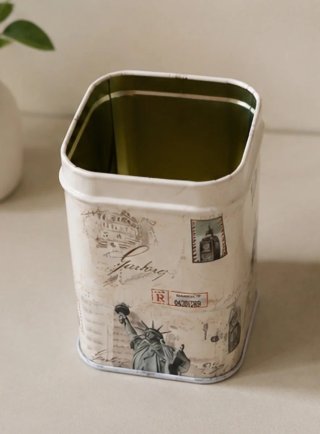 Scatola metallica vintage per decorazione da viaggio