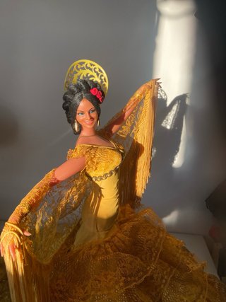 Muñeca Marin Chiclana 44 cm. Vestido de cola
