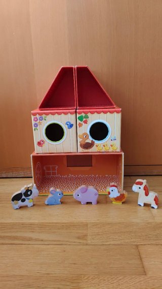 Granja con animales de juguete