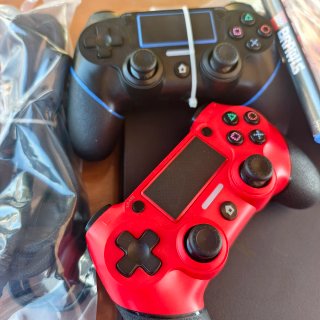 PS4 Negra + 4 Juegos FIFA y LEGO