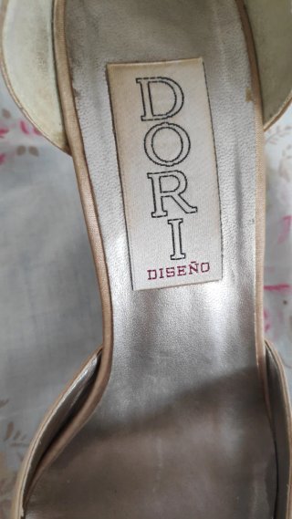 Zapatos Dori Diseño Beige con Lazo