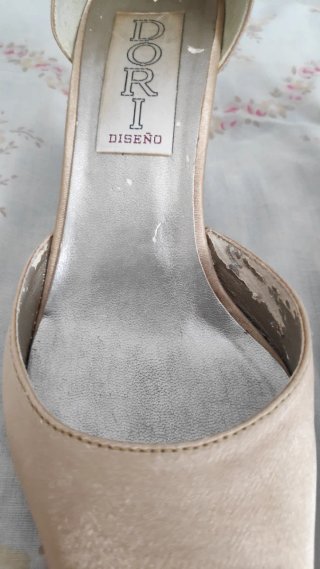 Zapatos Dori Diseño Beige con Lazo