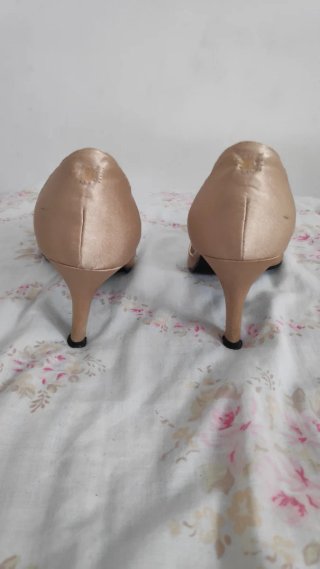 Zapatos Dori Diseño Beige con Lazo