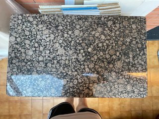 Mesa Mármol y Forja Terraza Buen Estado